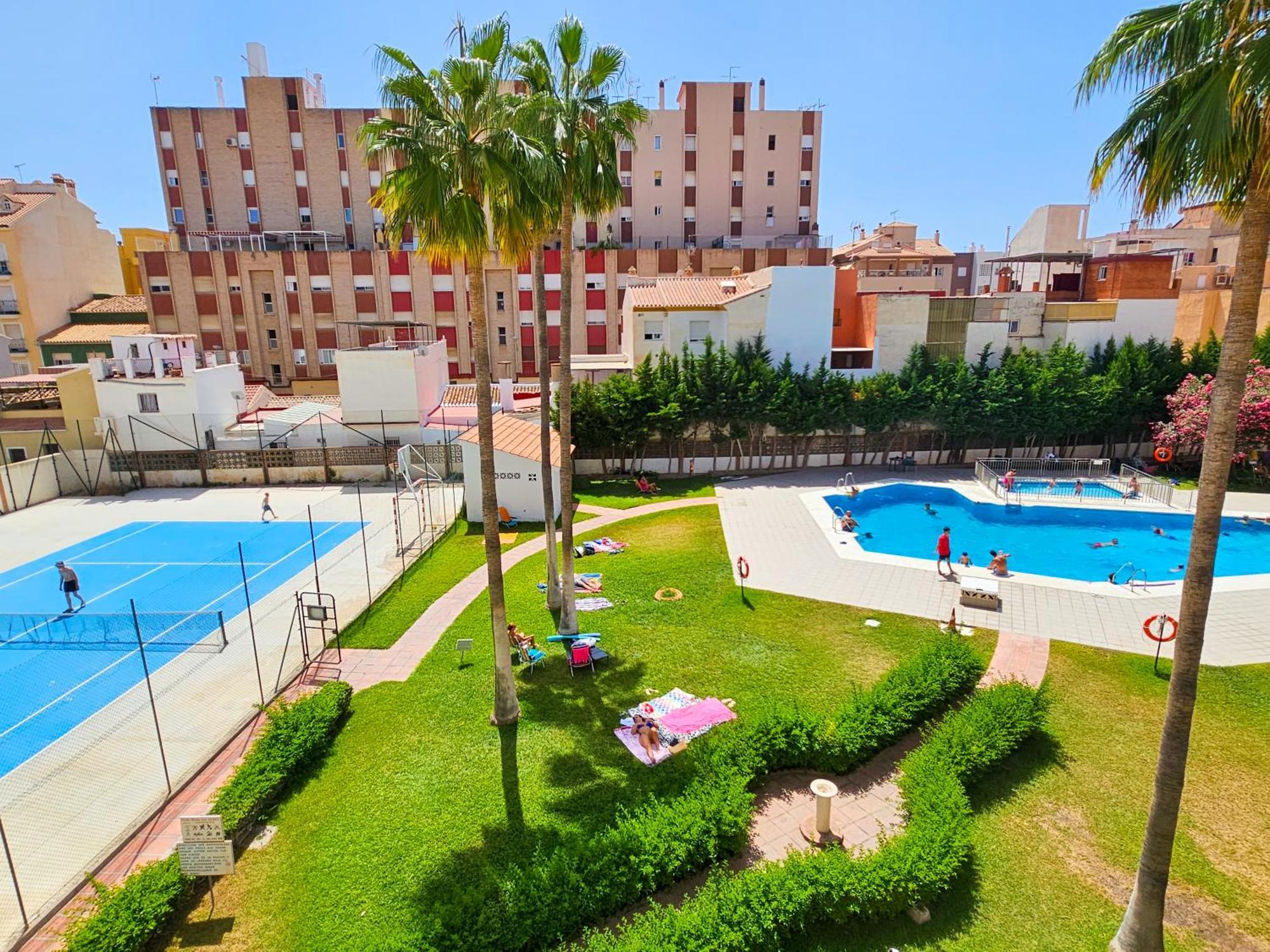 Plazamar Palace Center - Alojamientos La Torre Torre Del Mar Eksteriør bilde